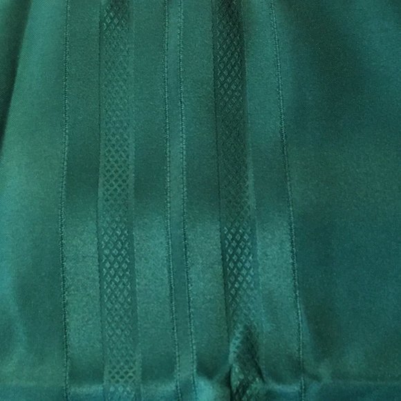 CHRISTMAS ON MAIN STREET Dinner Napkins NEVER USED - Picture 3 of 9